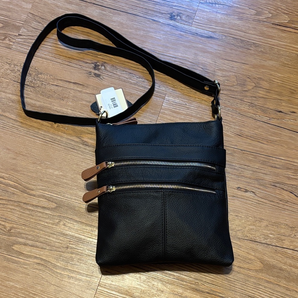 Sleek Black Crossbody Bag with Zipper Detail